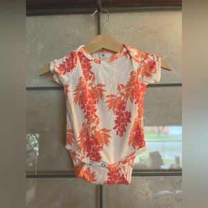 Kate Quinn bodysuit, 0-3 month, coral wisteria vine